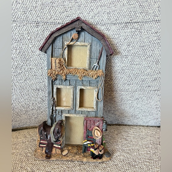 Rustic Western Barn Multi-Photo Frame - Picture 1 of 5